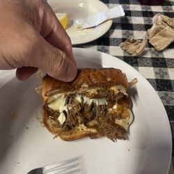 Red’s - Pot roast melt
