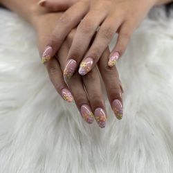 Deluxe Nail and Spa