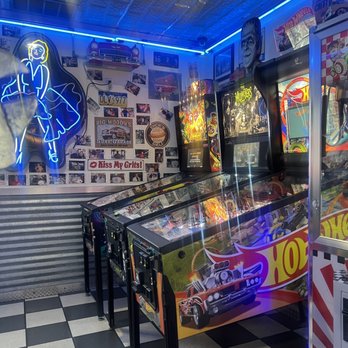 Hot Rods 50's Diner - Games - American Near Me - Alcoa, Tennessee