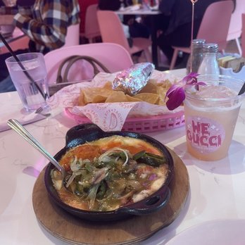 Taquero Mucho - Queso flameado - Tacos Near Me - Austin, Texas Taquero Mucho - Queso flameado - Tacos Near Me - Austin, Texas