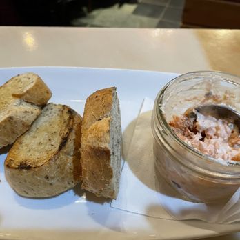 Glacier BrewHouse - Alaska Smoked Salmon Dip - American Near Me - Anchorage, Alaska