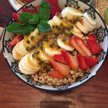 Aa Roots Maui - Passion fruit bowl - Vegan Near Me - Lahaina, Hawaii Aa Roots Maui - Passion fruit bowl - Vegan Near Me - Lahaina, Hawaii