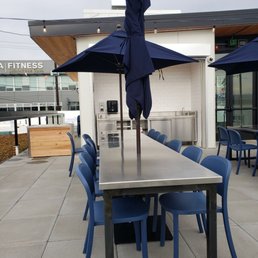 Plenty of rooftop seating! Plenty of rooftop seating!