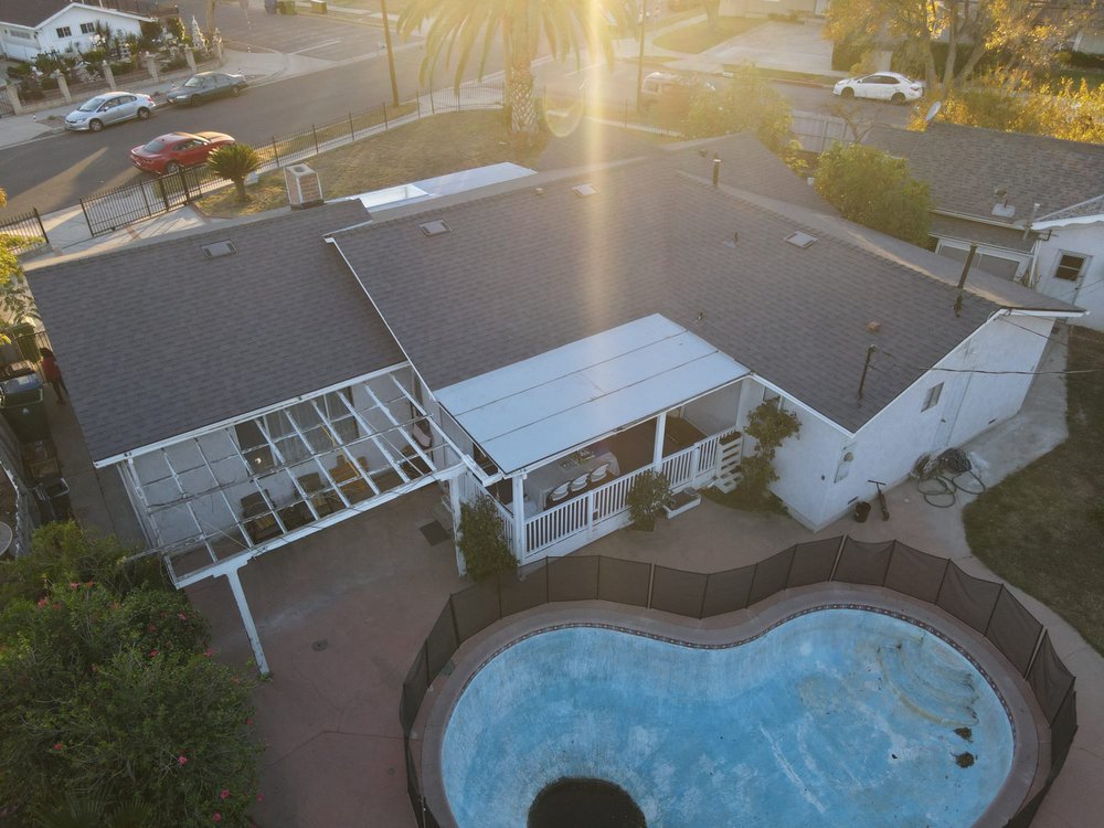 Slide of Quality Roofing Specialist