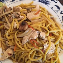Chicken Lo Mein lunch special Chicken Lo Mein lunch special