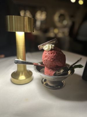 H&W Steakhouse by null