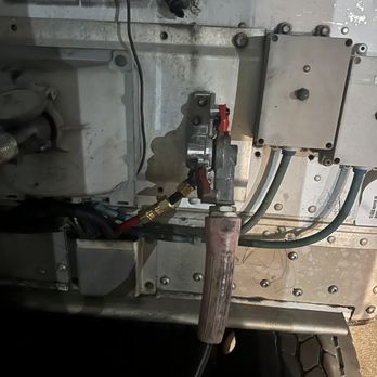 I Can Fix That Mobile Mecanic - Air hose and glad hands repaired - Auto Repair Near Me - San Antonio, Texas I Can Fix That Mobile Mecanic - Air hose and glad hands repaired - Auto Repair Near Me - San Antonio, Texas