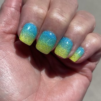 Veneto Nail Bar - Dip ombré nails - Nail Salons Near Me - Keller, Texas