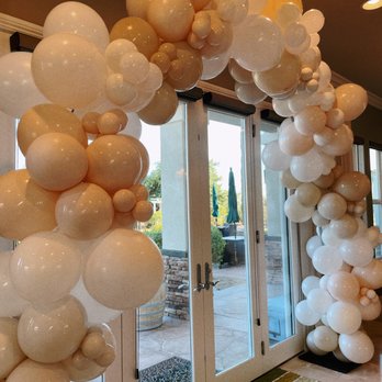 Violet Balloonz - Traditional Organic Balloon Arch (White, Lace, Sand) - Balloon Services Near Me Violet Balloonz - Traditional Organic Balloon Arch (White, Lace, Sand) - Balloon Services Near Me