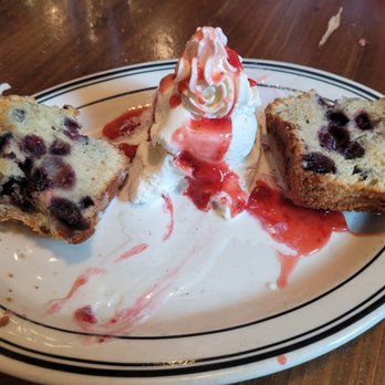 Mimi's Cafe - Famous blue berry muffins - American Near Me - Torrance, California