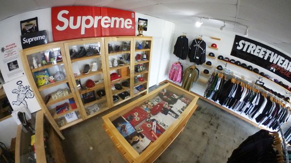 supreme streetwear official