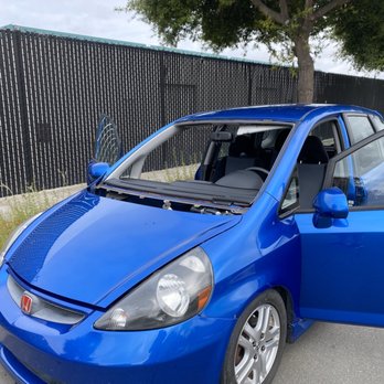 EParamount Auto Glass - Windshield out. - Auto Glass Services Near Me - Berkeley, California
