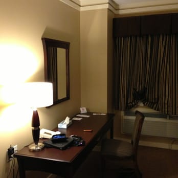 Best Canadian Motor Inns - Deluxe Room - Hotels Near Me - Hinton, Alberta Best Canadian Motor Inns - Deluxe Room - Hotels Near Me - Hinton, Alberta