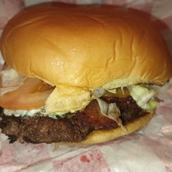Willies BBQ & Burgers - Blue cheese burger!