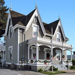 Lathrop House - Current main entrance is actually on the side of the house.
