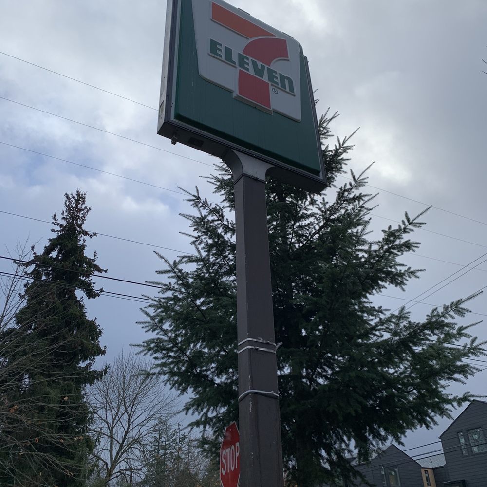 7-Eleven - Sign by the road, Monday 13 November 2023. - Convenience Stores Near Me - Shoreline, Washington