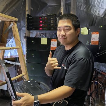 Starcomm Wireless - Chris from our Service Team maintains repeater systems for our customers - Telecommunications Near Me - Honolulu, Hawaii Starcomm Wireless - Chris from our Service Team maintains repeater systems for our customers - Telecommunications Near Me - Honolulu, Hawaii