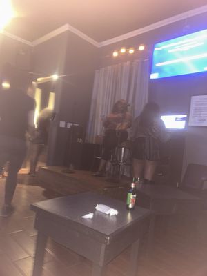 Spotlight Karaoke by null