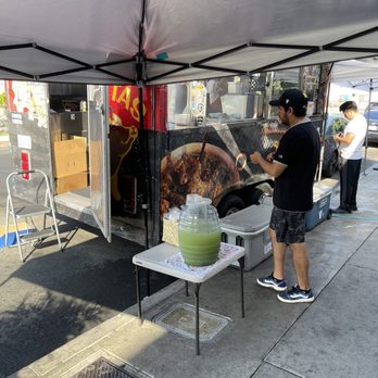 Carnitas El Momo - Truck in front of their house - Food Trucks Near Me - Los Angeles, California Carnitas El Momo - Truck in front of their house - Food Trucks Near Me - Los Angeles, California