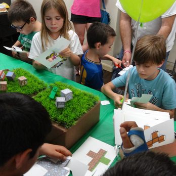 Computerwisekids - Kids are building Minecraft blocks during a party - Kids Activities Near Me - Los Angeles, California