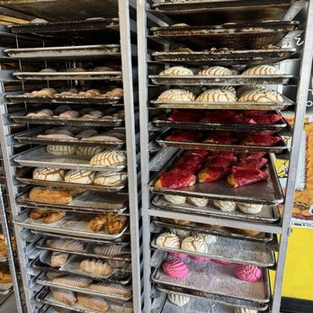 Mil Hojas bakery - Bakeries Near Me - Placentia, California