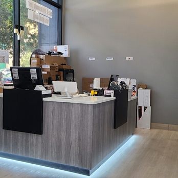 Preferred Shipping Center - Upon entrance you have that corporate modern ambience feeling. - Shipping Centers Near Me - Los Angeles, California Preferred Shipping Center - Upon entrance you have that corporate modern ambience feeling. - Shipping Centers Near Me - Los Angeles, California