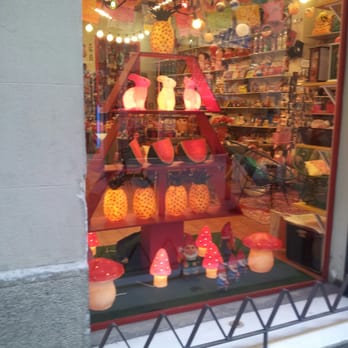 Fantastik - Árbol de Navidad al estilo Fantastik! - Toy Stores Near Me - Barcelona, B