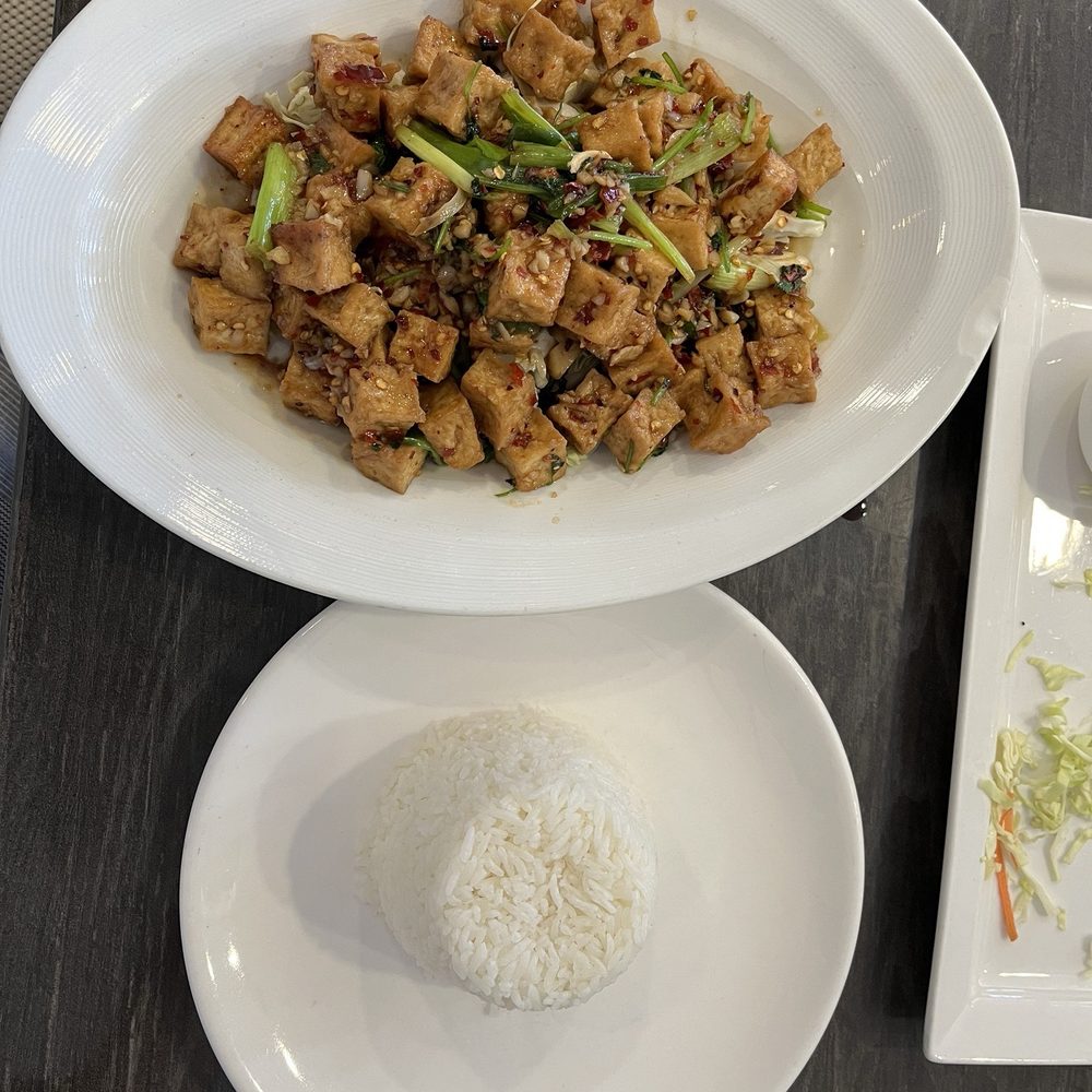 KC Thai - Garlic lover stir fry with tofu - Thai Near Me - Overland Park, Kansas KC Thai - Garlic lover stir fry with tofu - Thai Near Me - Overland Park, Kansas