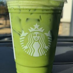 Starbucks - Grande Iced Matcha Latte (oatmilk, brown sugar syrup)