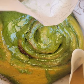 Badash Bakes - Matcha Cinnamon Bun - Bakeries Near Me - Pasadena, California