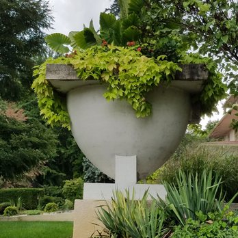 Frank Lloyd Wright's Westcott House - Urns on the front lawn - Museums Near Me - Springfield, Ohio Frank Lloyd Wright's Westcott House - Urns on the front lawn - Museums Near Me - Springfield, Ohio