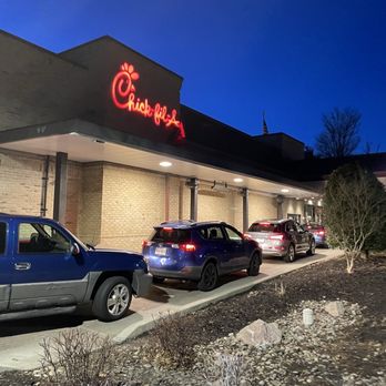 Chick-fil-A - Chick-fil-A often has a long line at the drive thru, but they operate very efficiently. - Fast Food Near Me - Columbia, Maryland Chick-fil-A - Chick-fil-A often has a long line at the drive thru, but they operate very efficiently. - Fast Food Near Me - Columbia, Maryland