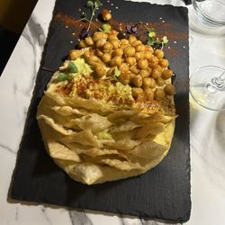 Plaza Platos y Copas - Hummus
