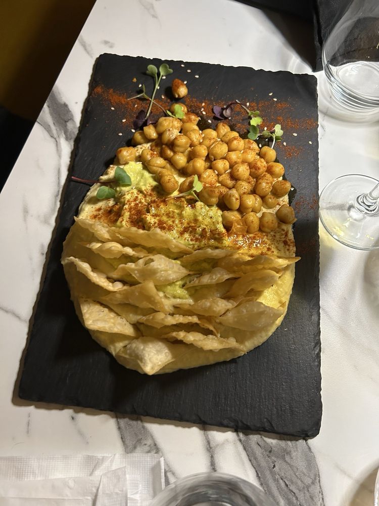 Plaza Platos y Copas