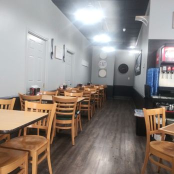 Frannick's Cafe - Plenty of seating - American Near Me - Dallas, Georgia