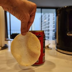 Ono Giant Shrimp Chips - This shrimp chip was bigger than a soda can! There are bigger ones than this one..Ono Giant chip is so true!