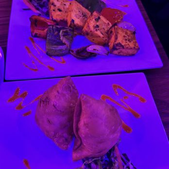 Curry In Handi - Traditional Vegetables Samosa  Traditional Paneer Tikka - Halal Near Me - Brooklyn, New York
