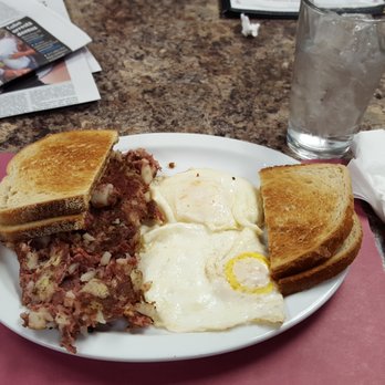 Gathering Ground - Hash & Eggs - Breakfast & Brunch Near Me - Windsor Locks, Connecticut