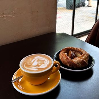 The Pelican Room - Latte and Apple Danish - Cafes Near Me - Pelham, New York
