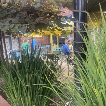 Honi-Bear Boba Cafe - View of outside seating from sidewalk. - Bubble Tea Near Me - Pleasanton, California Honi-Bear Boba Cafe - View of outside seating from sidewalk. - Bubble Tea Near Me - Pleasanton, California