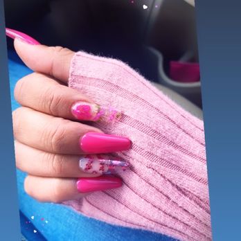 Chic Nails & Lashes - Nail Salons Near Me - Los Angeles, California