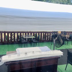 Larry’s Chinese Restaurant & Bar - Outside seating (covid)