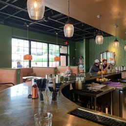 HANK’S DOWNTOWN DIVE - Updated June 2025 - 124 Photos & 98 Reviews