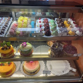 Lana's Dazzling Desserts - desserts - Desserts Near Me - Wheeling, Illinois