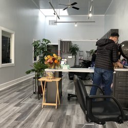 Salon De Annie - New location