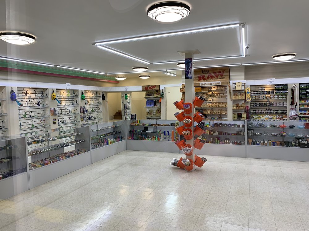 TRIPPY’S SMOKE SHOP Open for Business 26 Photos 8209 Shelbyville