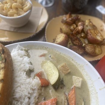 Urban Plates - Curry Tofu & Vegetable Braise, Macaroni & Cheese, Potatoes - Salad Near Me - Pasadena, California
