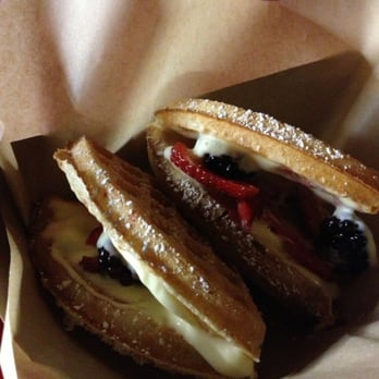 Bruxie - Lemon cream with berries dessert - Sandwiches Near Me - Orange, California