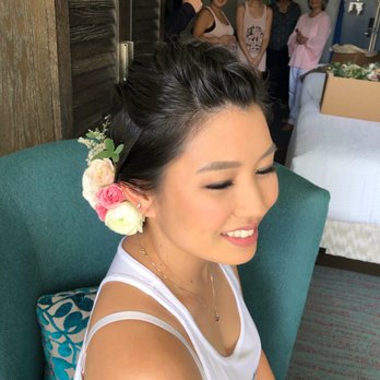 HALU Floral Designs - Hairpiece - Floral Designers Near Me
