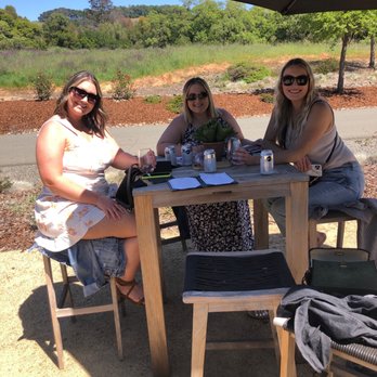 Roth Estate Winery - Wine Tasting Room Near Me - Healdsburg, California
